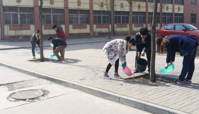 365游戏大厅各学生党总支开展“学习雷锋精神践行社会主义核心价值观”主题活动