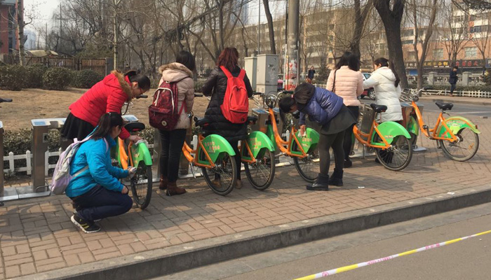 365游戏大厅各学生党支部开展“传承雷锋精神 弘扬核心价值观”学习雷锋主题月活动