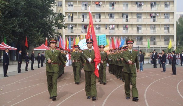 365游戏大厅2010级新生田径运动会圆满落幕