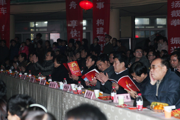 365游戏大厅2012年元旦晚会圆满结束